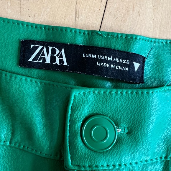 ZARA Vibrant Green Faux Leather Pants size Med - Picture 4 of 6